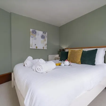 Corner Cottage-3